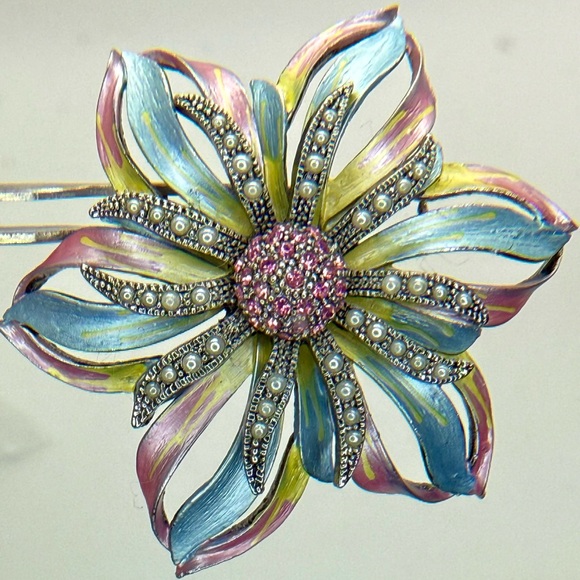 Multicolor Floral Brooch - Picture 1 of 13